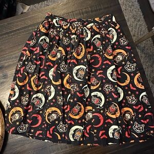 Mid length Halloween skirt with pockets.